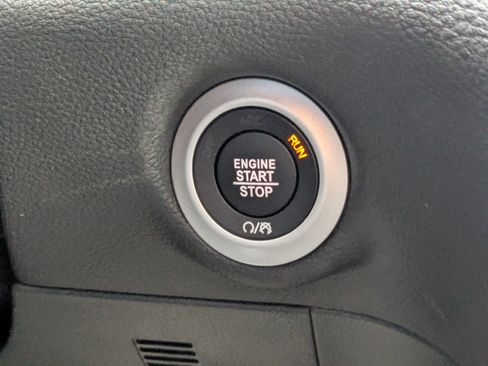 New 2026 Chrysler Pacifica Select FWD image 27
