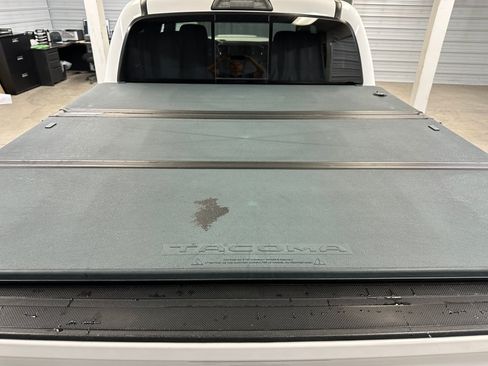 Used 2019 Toyota Tacoma TRD Sport AWD/4WD image 21