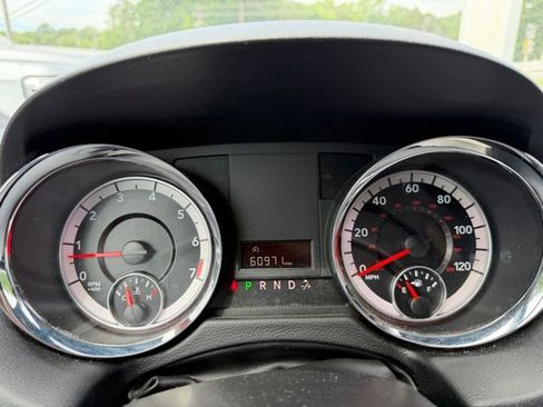 Used 2020 Dodge Grand Caravan SXT FWD image 24