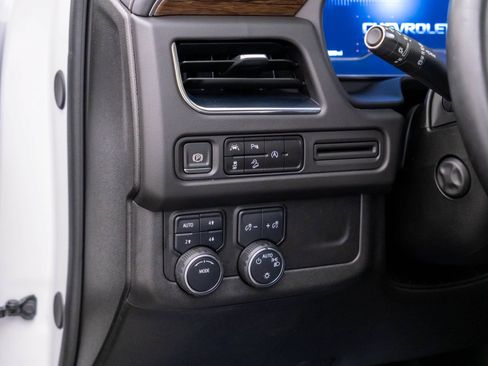 Used 2023 Chevrolet Tahoe Premier AWD/4WD image 22