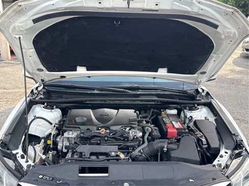 Used 2021 Toyota Camry LE FWD image 11