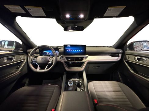 Certified 2025 Ford Explorer ST-Line w/ ST-Line Street Pack AWD/4WD image 31