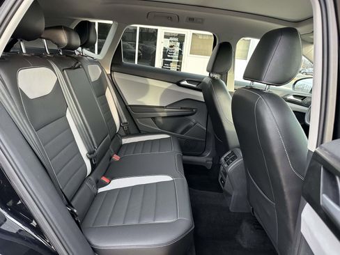 Certified 2023 Volkswagen Taos SEL image 11