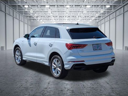 Used 2023 Audi Q3 2.0T Premium w/ Convenience Package AWD/4WD image 3