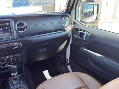 Used 2022 Jeep Wrangler Unlimited Sahara w/ Cold Weather Group image 33