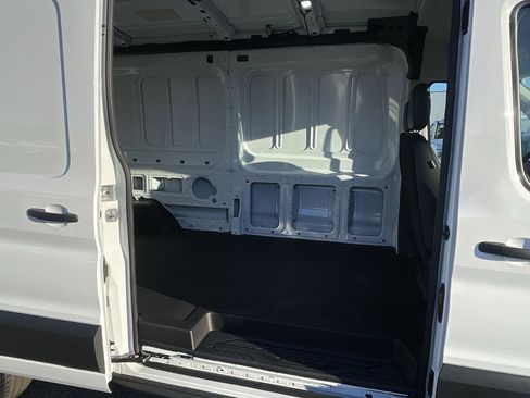 New 2026 Ford Transit 250 148 Medium Roof image 18