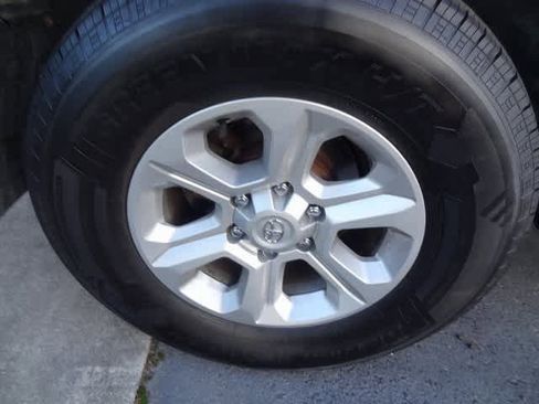 Used 2022 Toyota 4Runner SR5 Premium image 26