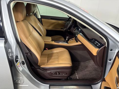 Used 2018 Lexus ES 350 w/ Luxury Package w/Wood Trim FWD image 6