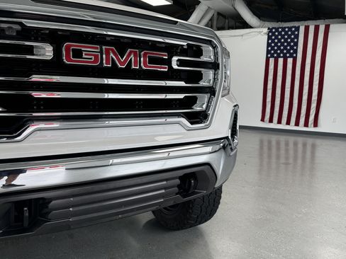 Used 2021 GMC Sierra 1500 SLT w/ SLT Premium Package AWD/4WD image 11