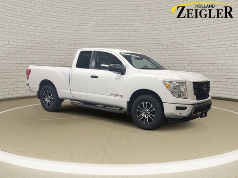 Certified 2024 Nissan Titan SV w/ Accessory Utility Package image 3