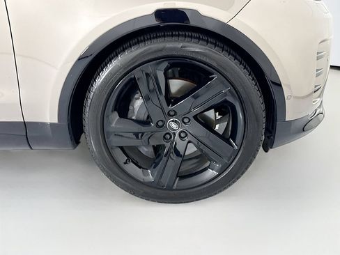 Used 2025 Land Rover Discovery Dynamic SE AWD/4WD image 33