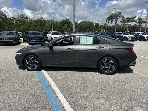 Certified 2025 Hyundai Elantra SEL FWD image 9