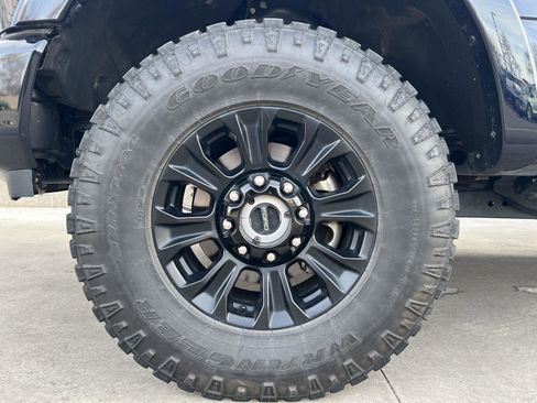 Used 2022 Ford F250 Lariat w/ Tremor Off-Road Package image 11