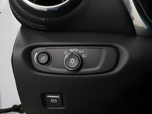 Used 2025 Chevrolet Blazer LT image 17