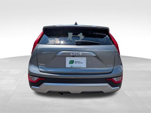 Used 2023 Kia Niro LX FWD image 6