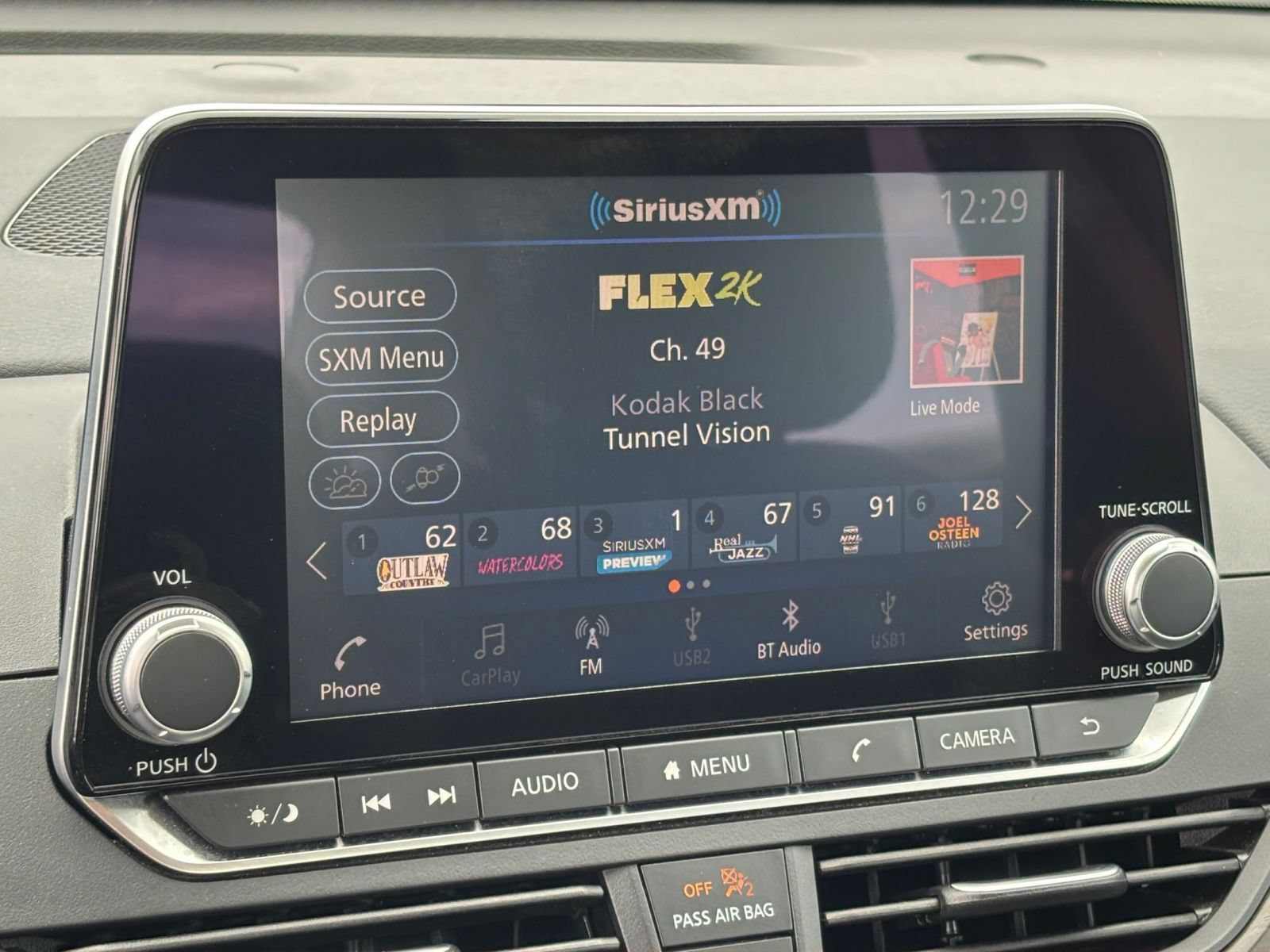 Used 2025 Nissan Altima 2.5 SV FWD image 19
