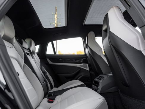 Certified 2026 Porsche Panamera 4 AWD/4WD image 34