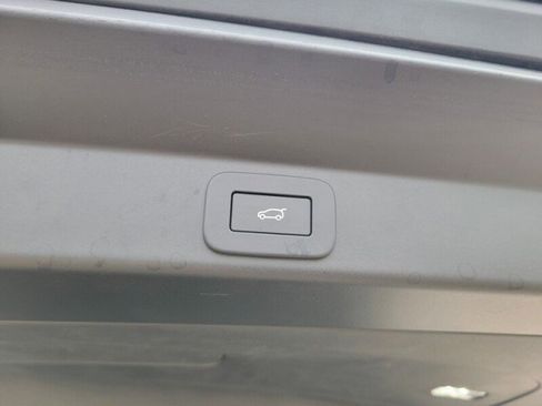 Used 2025 Land Rover Range Rover Sport Dynamic SE image 9