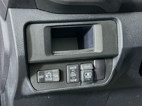 Certified 2017 Toyota Tacoma TRD Off-Road w/ Tow Package (A/T) image 10