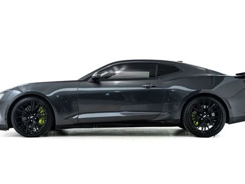 Used 2017 Chevrolet Camaro ZL1 image 10