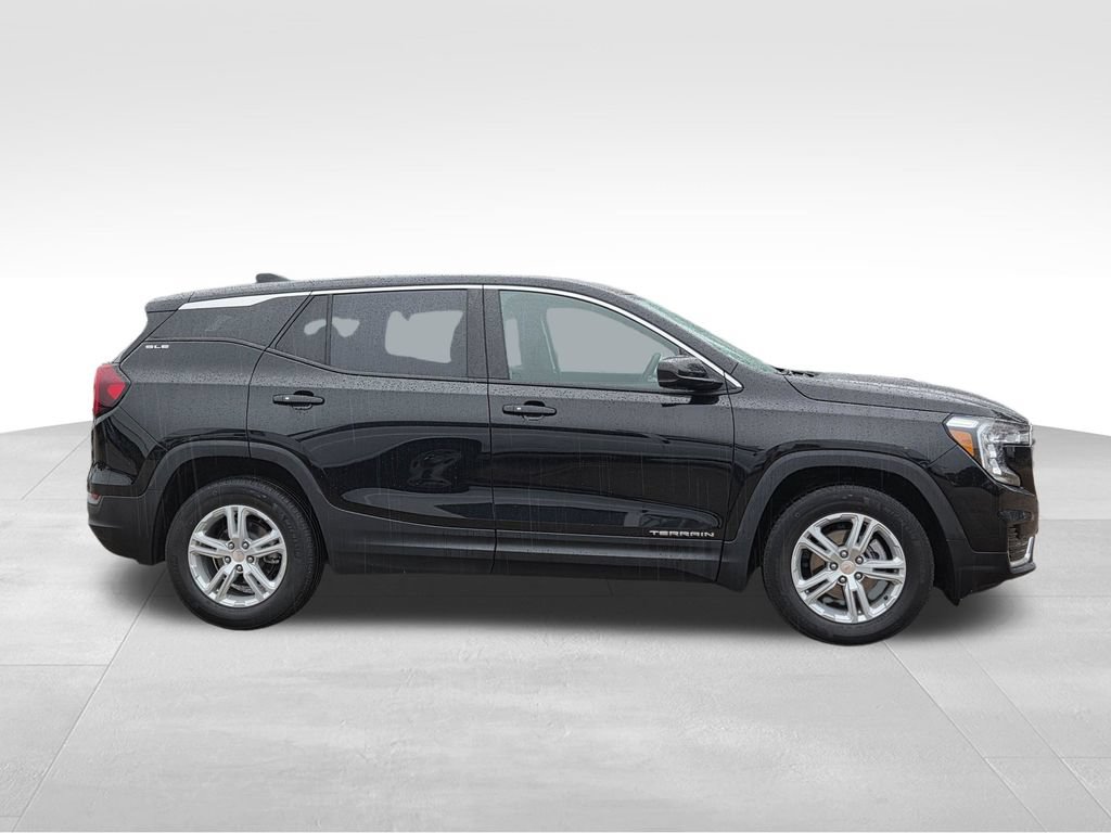 Used 2024 GMC Terrain SLE FWD image 5