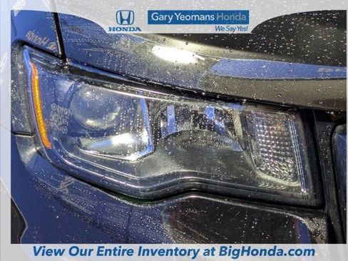 Used 2019 Jeep Grand Cherokee Laredo image 12