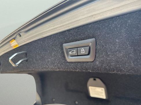 Used 2018 BMW M550i xDrive image 36