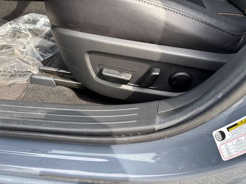 Used 2025 Chevrolet Equinox LT FWD image 23