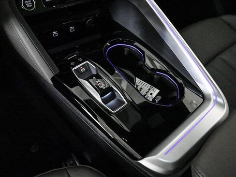 Certified 2025 Audi Q5 Premium w/ Convenience Package AWD/4WD image 12