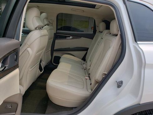 Used 2019 Lincoln Nautilus Reserve FWD image 13