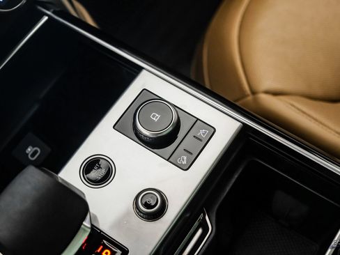 Used 2023 Land Rover Range Rover SE image 56