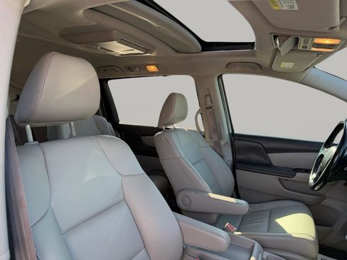Used 2016 Honda Odyssey Touring Elite image 33
