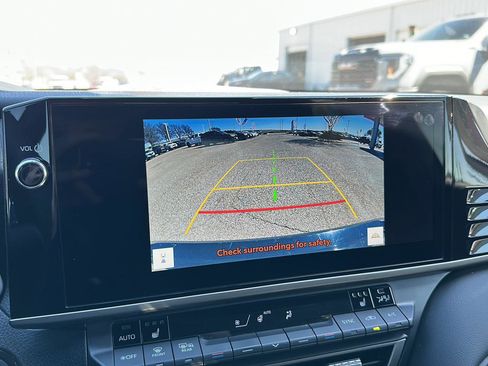 Used 2025 Toyota Camry XSE image 32