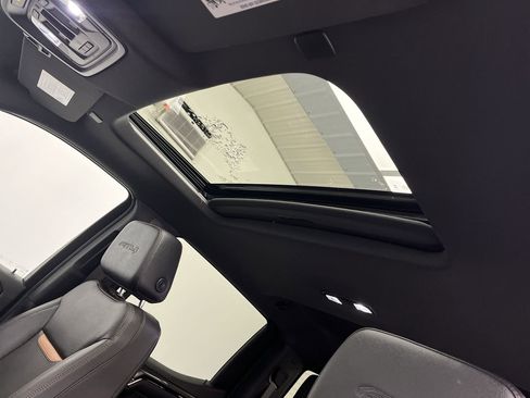 Certified 2025 GMC Sierra 1500 AT4 w/ AT4 Premium Package image 7