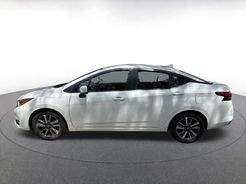 Used 2025 Nissan Versa SV FWD image 8