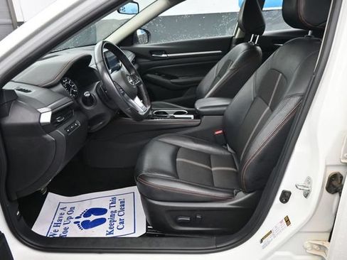 Used 2024 Nissan Altima 2.5 SR FWD image 11