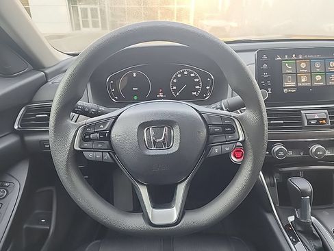 Used 2018 Honda Accord EX image 24