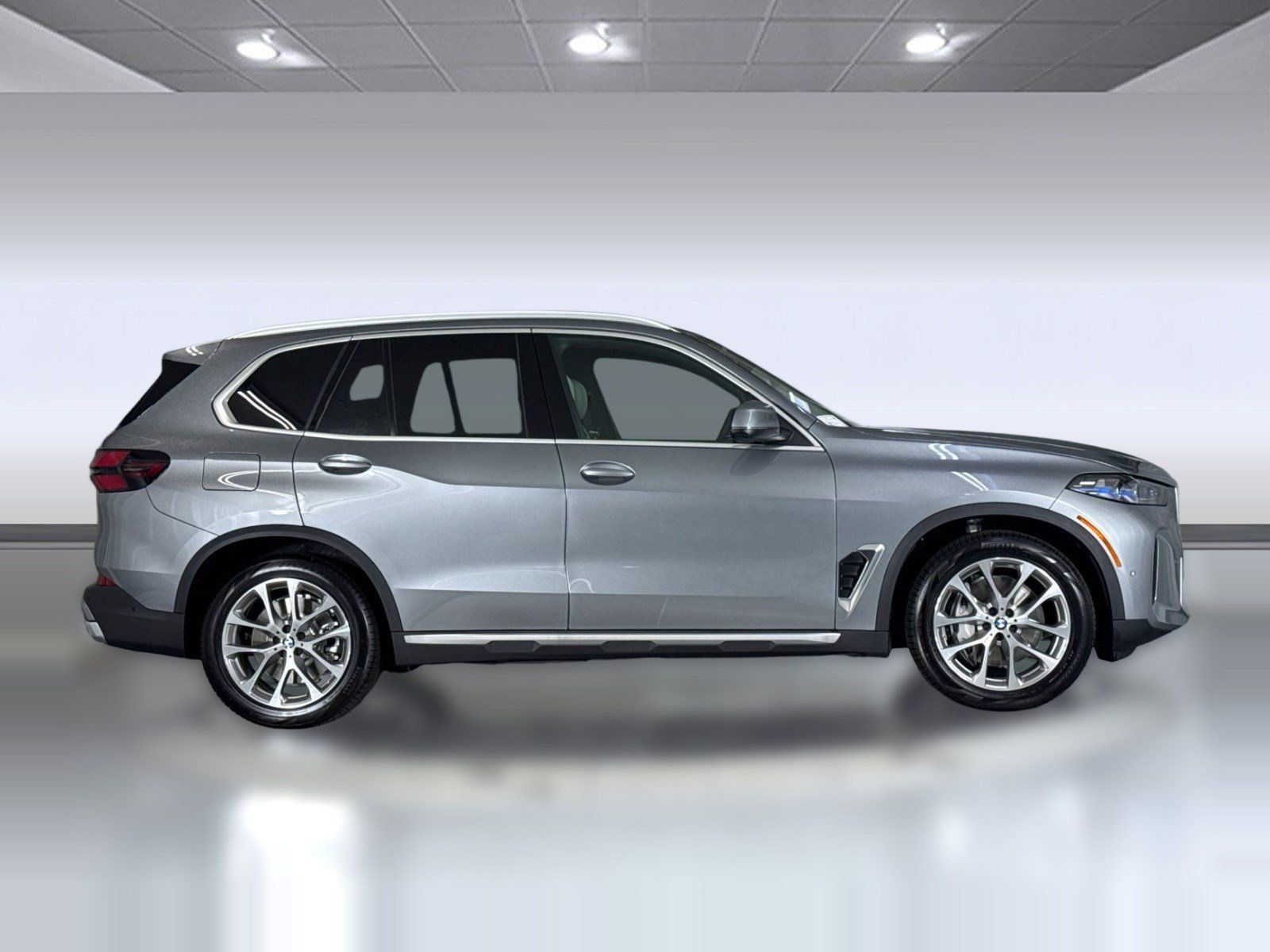 Used 2026 BMW X5 xDrive50e w/ Parking Assistance Package AWD/4WD image 8