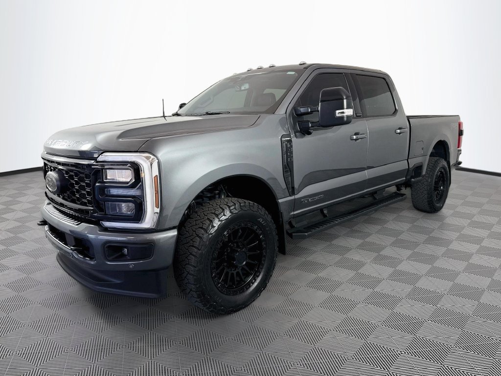 Used 2026 Ford F350 Lariat w/ Black Appearance Package AWD/4WD image 3