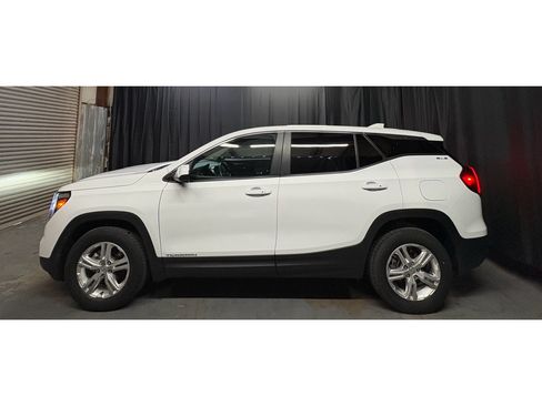 Used 2024 GMC Terrain SLE AWD/4WD image 8