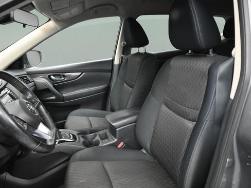 Used 2019 Nissan Rogue SV w/ Premium Package FWD image 33