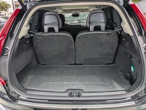 Certified 2025 Volvo XC90 T8 Ultra w/ Protection Package Premier AWD/4WD image 28