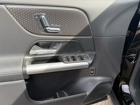 Used 2025 Mercedes-Benz GLA 250 image 9