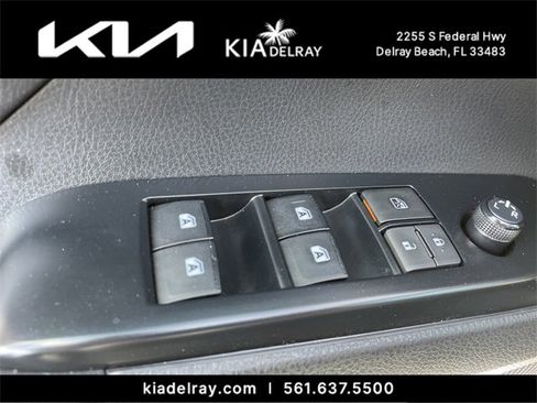 Used 2020 Toyota Camry SE w/ Convenience Package image 16