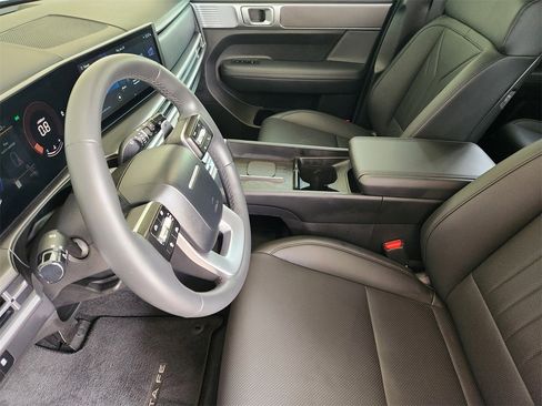 Used 2025 Hyundai Santa Fe SEL image 12