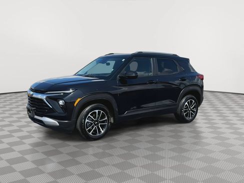 Used 2025 Chevrolet TrailBlazer LT AWD/4WD image 4