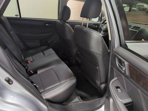 Used 2019 Subaru Outback 2.5i Limited w/ Popular Package #2 AWD/4WD image 11