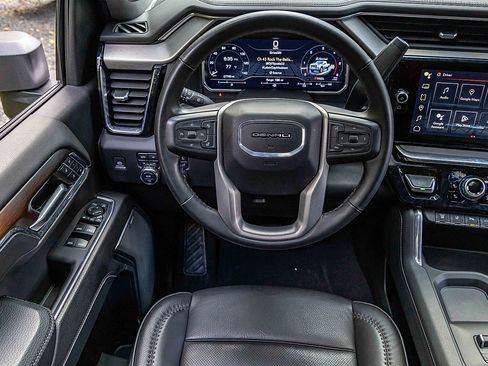 Used 2024 GMC Sierra 2500 Denali w/ Denali Reserve Package image 18