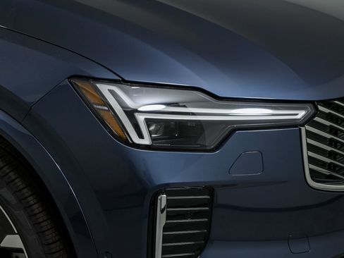 New 2026 Volvo XC90 B6 Plus w/ Protection Package Premier image 37