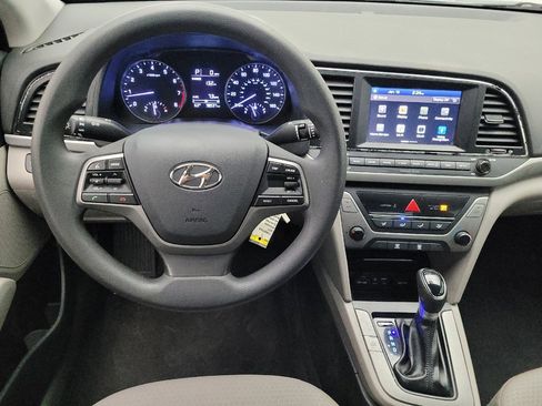 Used 2017 Hyundai Elantra SE image 22